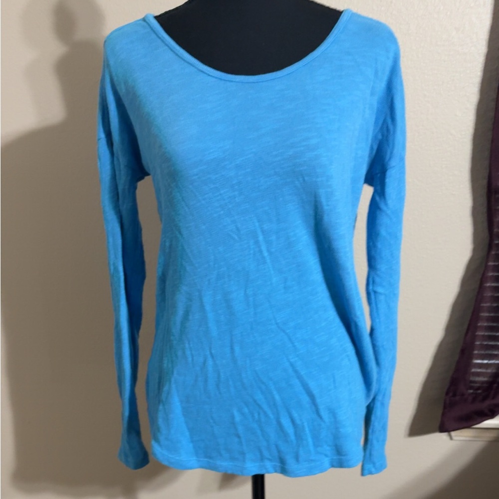 GAP long-sleeve shirt